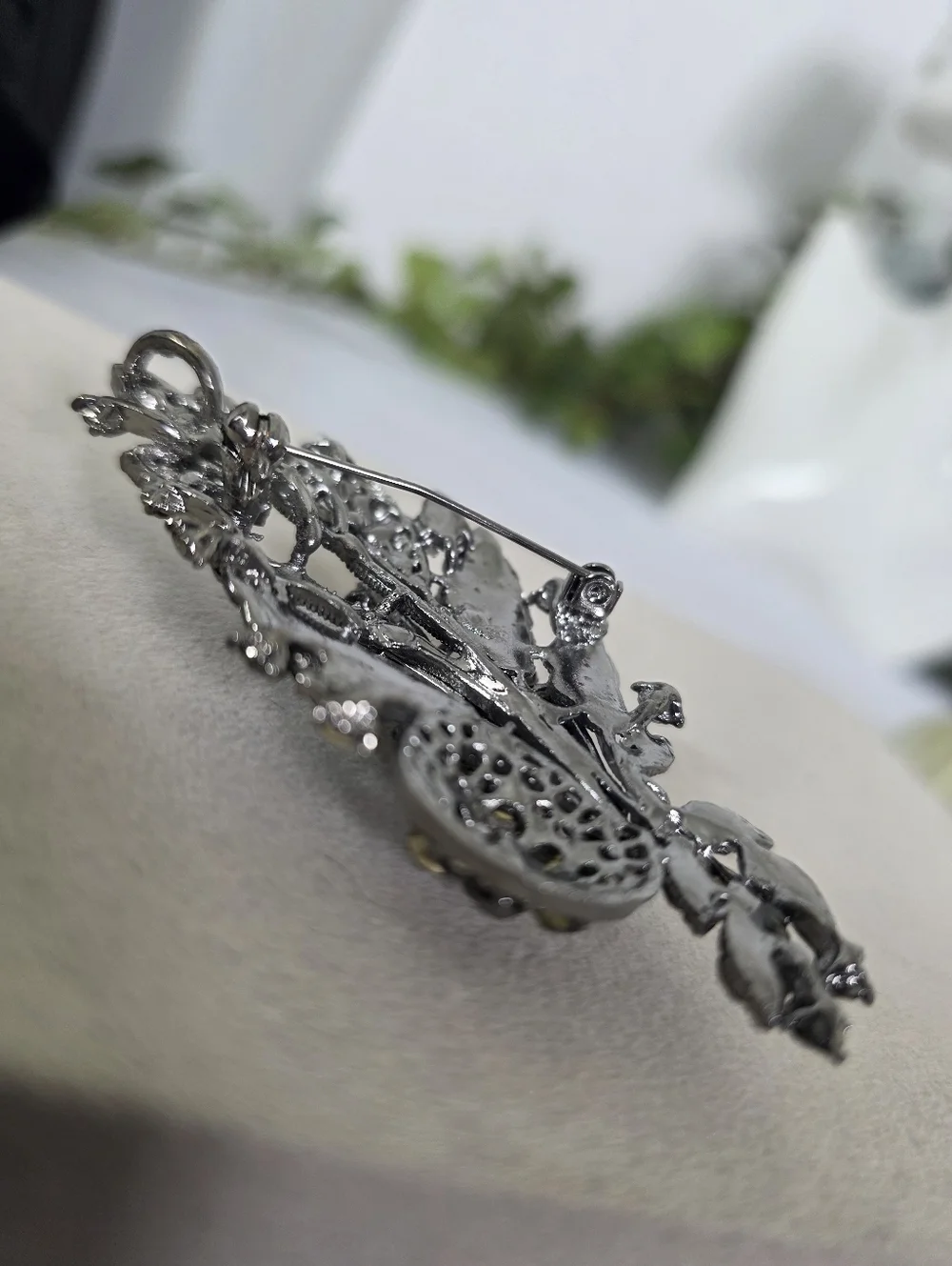 Vintage Smoky Gray Crystal Spray Brooch Pin Silver Tone Leaf & Floral Statement